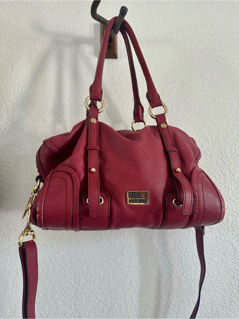 Love Moschino Red Shoulder Bag with Gold Hardware - Picture 8 of 8